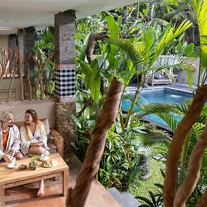 Suite Pool Access